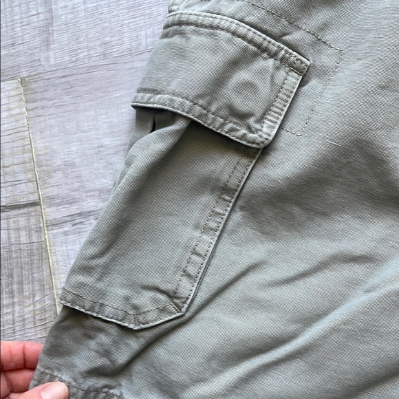 St. John's Bay Green Cargo Shorts Relaxed Fit - Picture 6 of 13